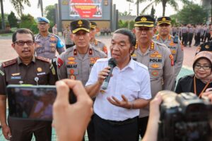 Pj Gubernur Banten Al MUktabar pimpin upacara deklarasi Polisi RW