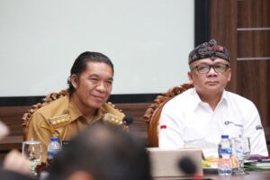 Pj Gubernur Banten Al Muktabar tanggapi harga daging ayam dan cabai di Banten