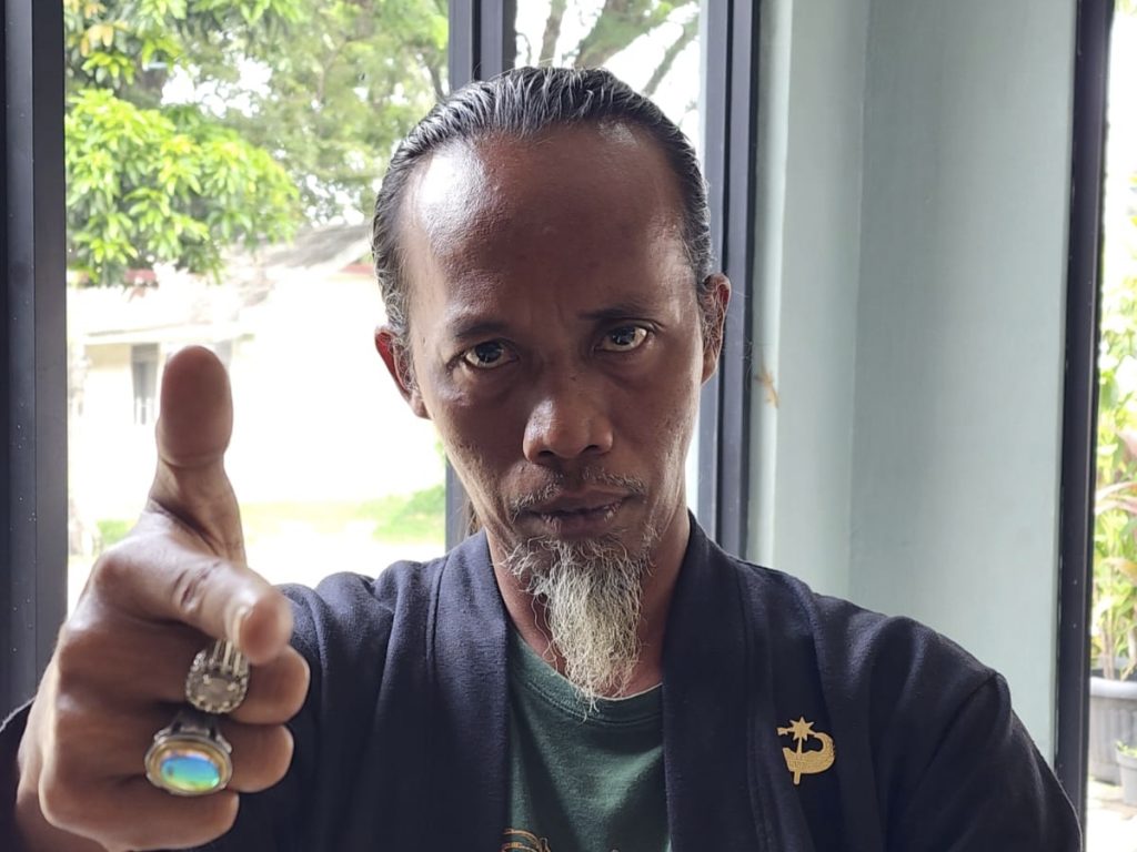 Santri Desak Copot Erick Rebiin, Ormas Pasang Badan