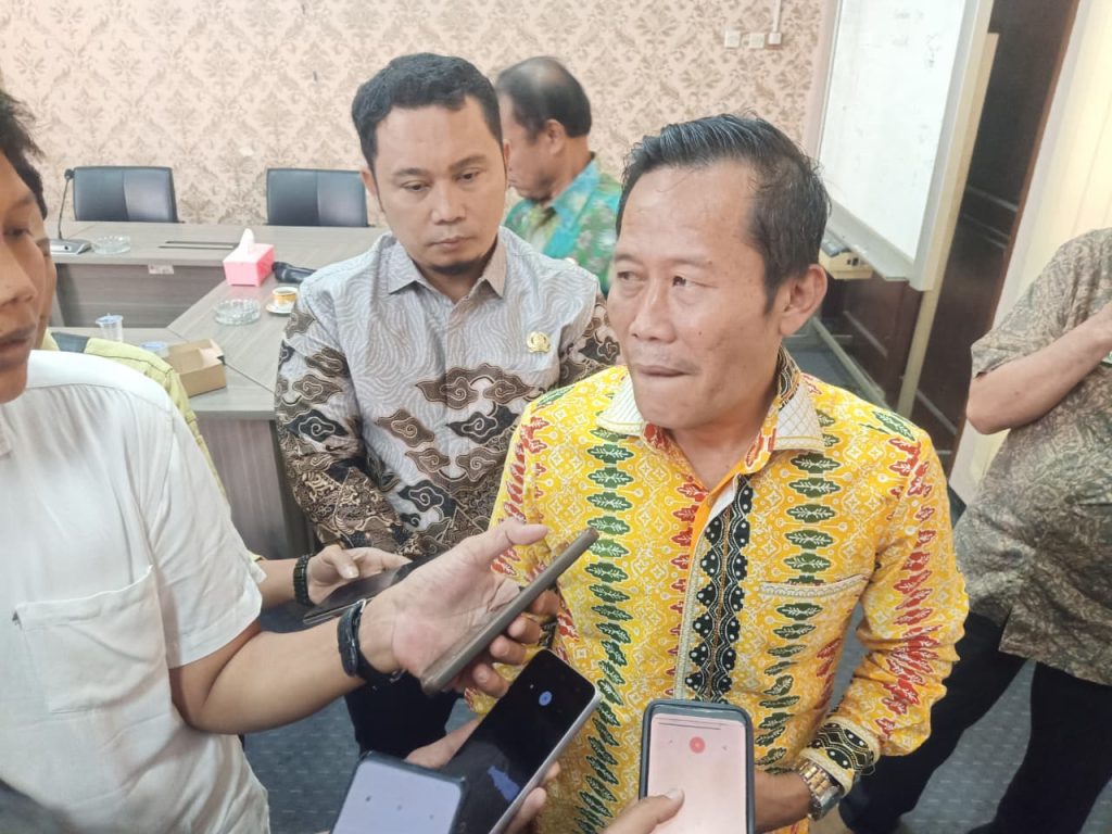 Ketua DPRD Kota Serang Muji Rohman (foto: Mahyadi/bantenpro)