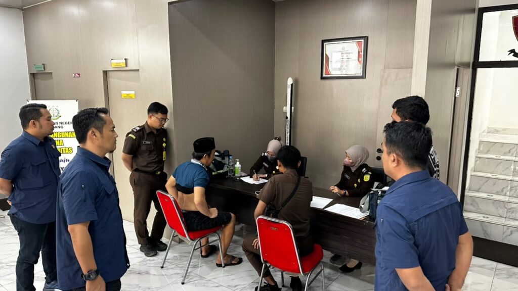 Dua tersangka kasus 150 ribu benih lobster dilimpahkan Polda Banten ke Kejari Serang