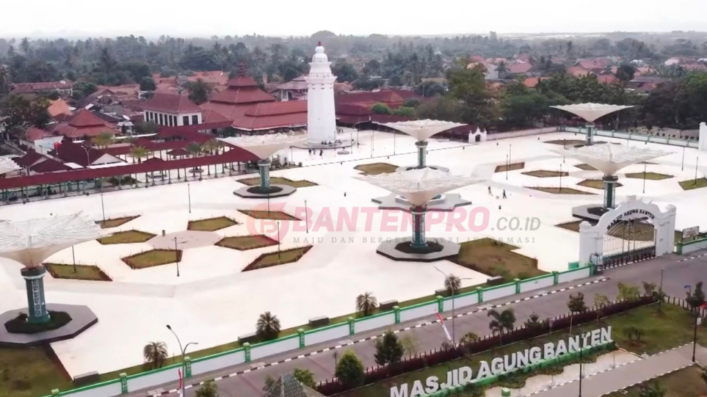 Masjid Agung Banten sebagai simbol identitas Islam dan pariwisata Kota Serang